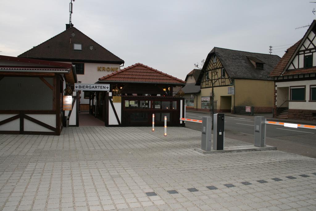 Hotel Krone Friesenheim  Exterior photo