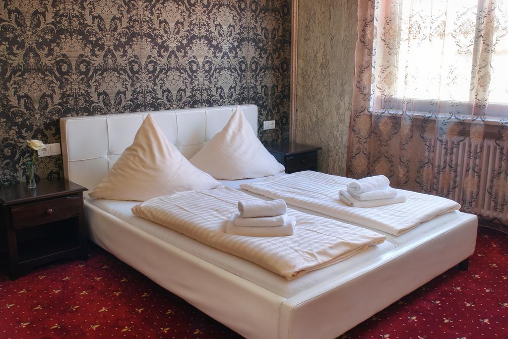 Hotel Krone Friesenheim  Room photo